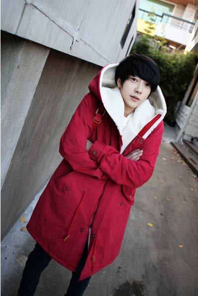 เสื้อโค้ทแฟชั่น ตัวยาว พร้อมส่ง สีแดง มีฮู้ด ผ้านิ่ม ใส่ไปต่างประเทศได้