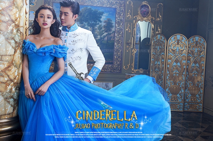 PW357 - **พร้อมส่งเฉพาะชุดผู้ชายค่ะ** ชุดคู่ถ่ายพรีเวดดิ้ง (prewedding dress) & ชุดแต่งงานแฟนซี (Fancy wedding dress)ชายหญิง "ธีมสีเจ้าหญิงสีน้ำเงิน-เจ้าชายชุดสีขาวฟ้า"