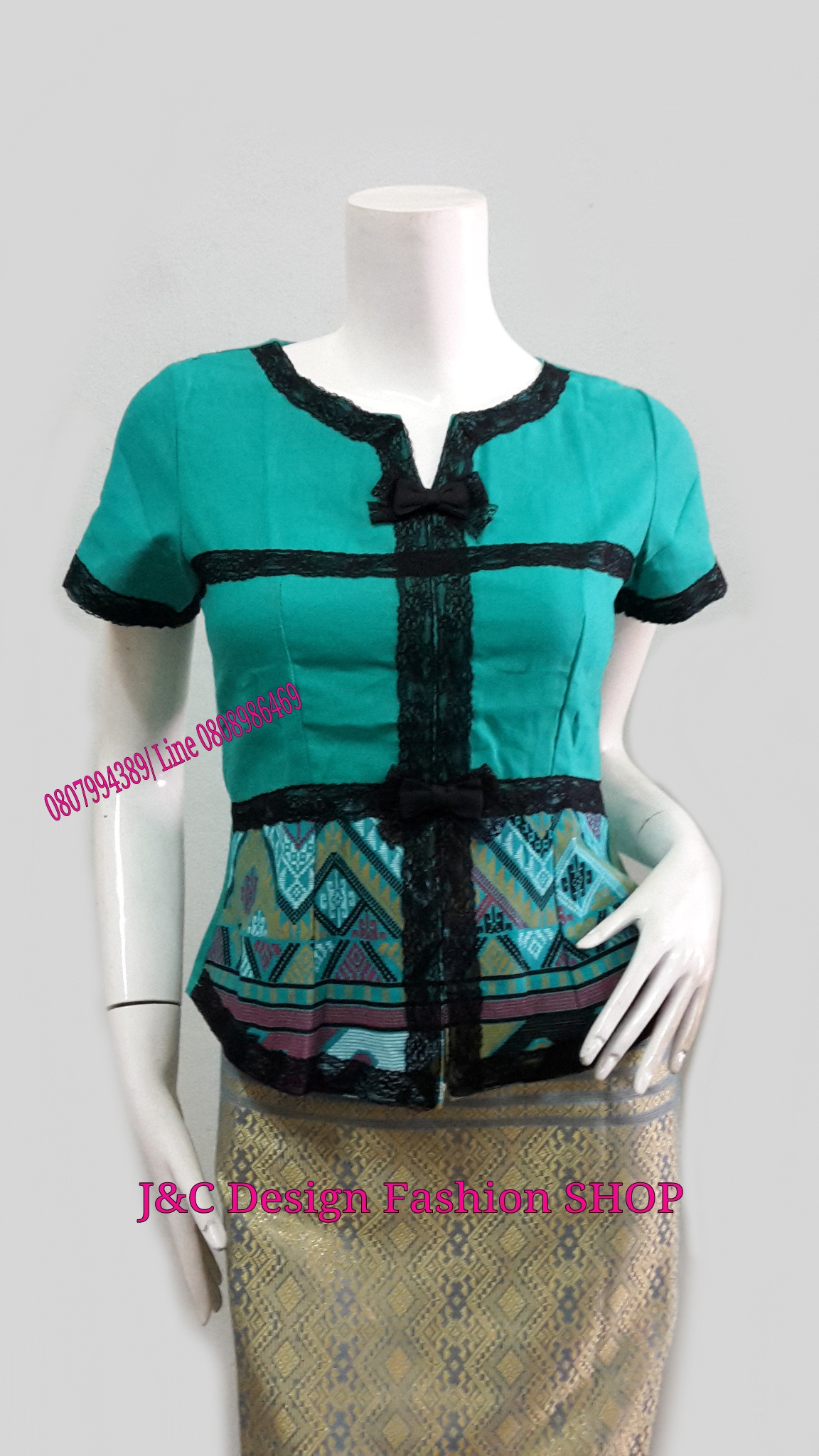 เสื้อผ้าไทย เสื้อผ้าฝ้าย เสื้อใส่ผ้าซิ่น เสื้อผ้าฝ้ายสีมิ้นแต่งลูกไม้สีดำ