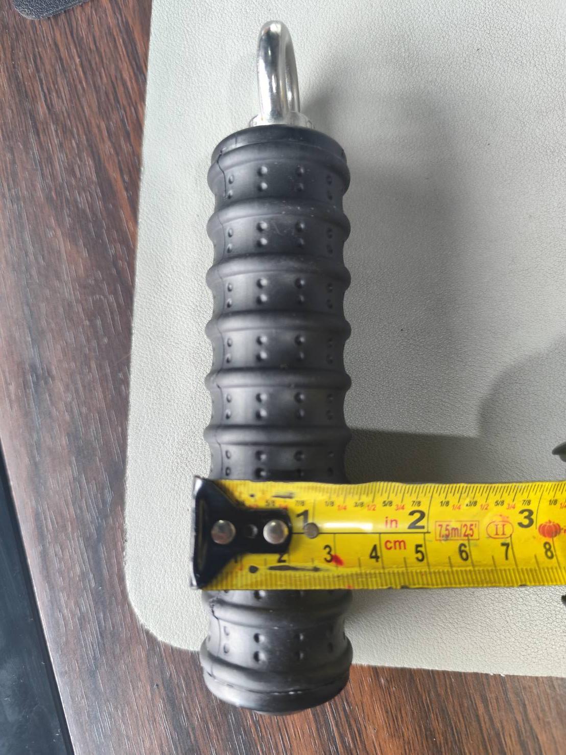 Tricep Pull Down Cable Machine เหล็กจับเล่นแขนหลัง-หน้า สำหรับเล่นสลิง สายเคเบิล สินค้า 1 ชิ้น พร้อมส่งในไทย