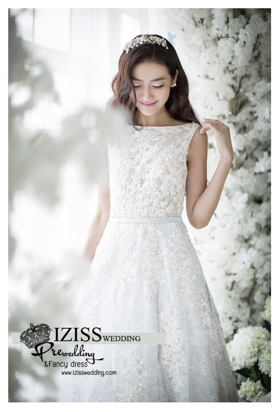 PW577- **พร้อมส่งชุดผู้หญิงสีเทานะคะ ไม่ใช่สีขาวค่ะ**ชุดคู่ถ่ายพรีเวดดิ้ง (prewedding dress) & ชุดแต่งงานแฟนซี (Fancy wedding dress)ชายหญิง "ธีมสีเทา"