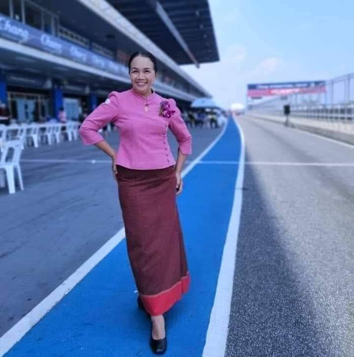 ผ้ามัดหมี่ตีนแดง #ผ้าซิ่นมัดหมี่ตีนแดง #ผ้าถุงฝ้ายมัดหมี่ตีนแดงบุรีรัมย์ #ผ้าทอพื้นเมือง ขนาดยาว 4 เมตร ทำผ้านุ่งโจง ทำผ้าถุง ทำผ้าซิ่น ตัดชุด