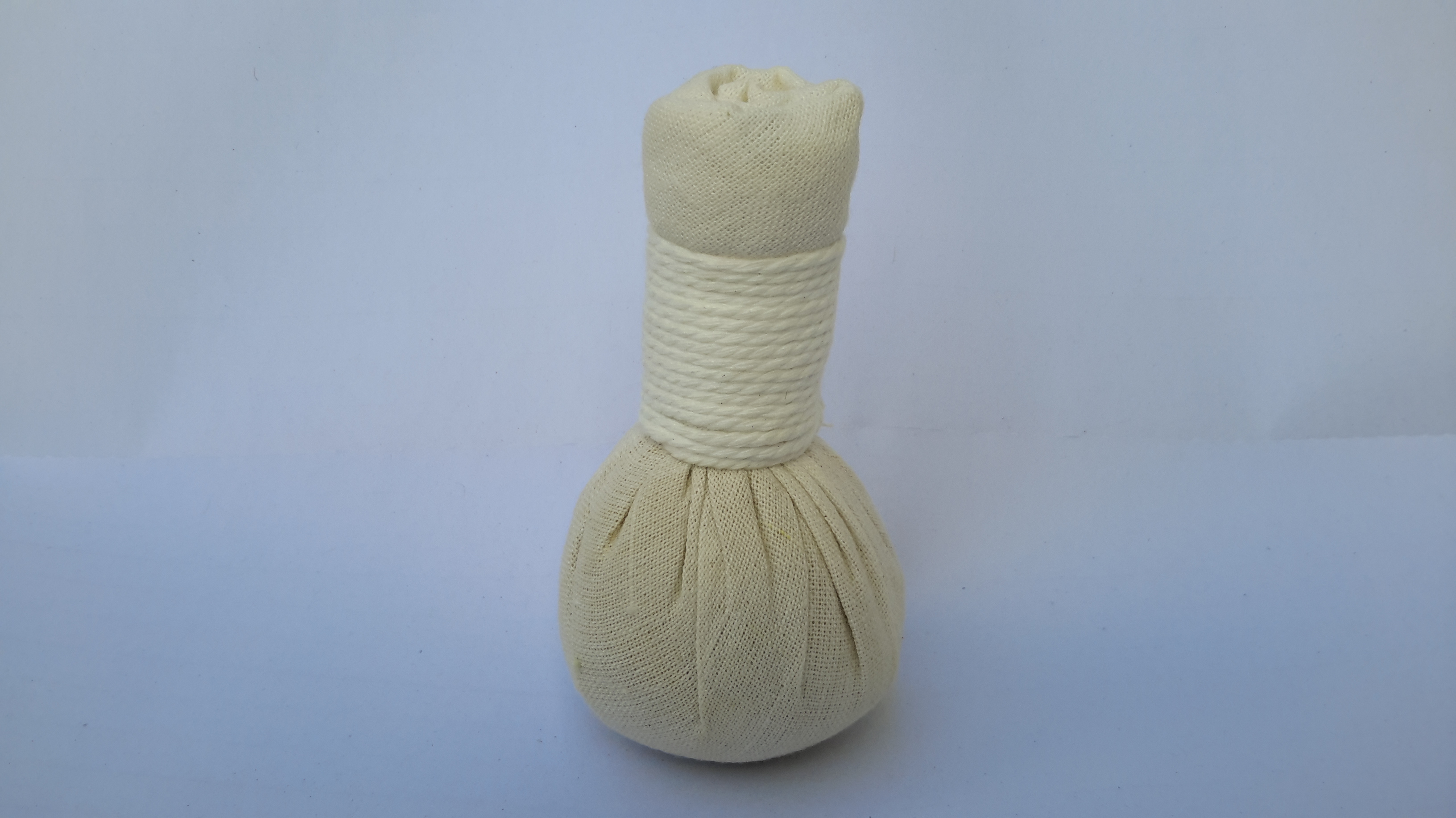 ลูกประคบหน้าแม่ใหญ่สมุนไพร