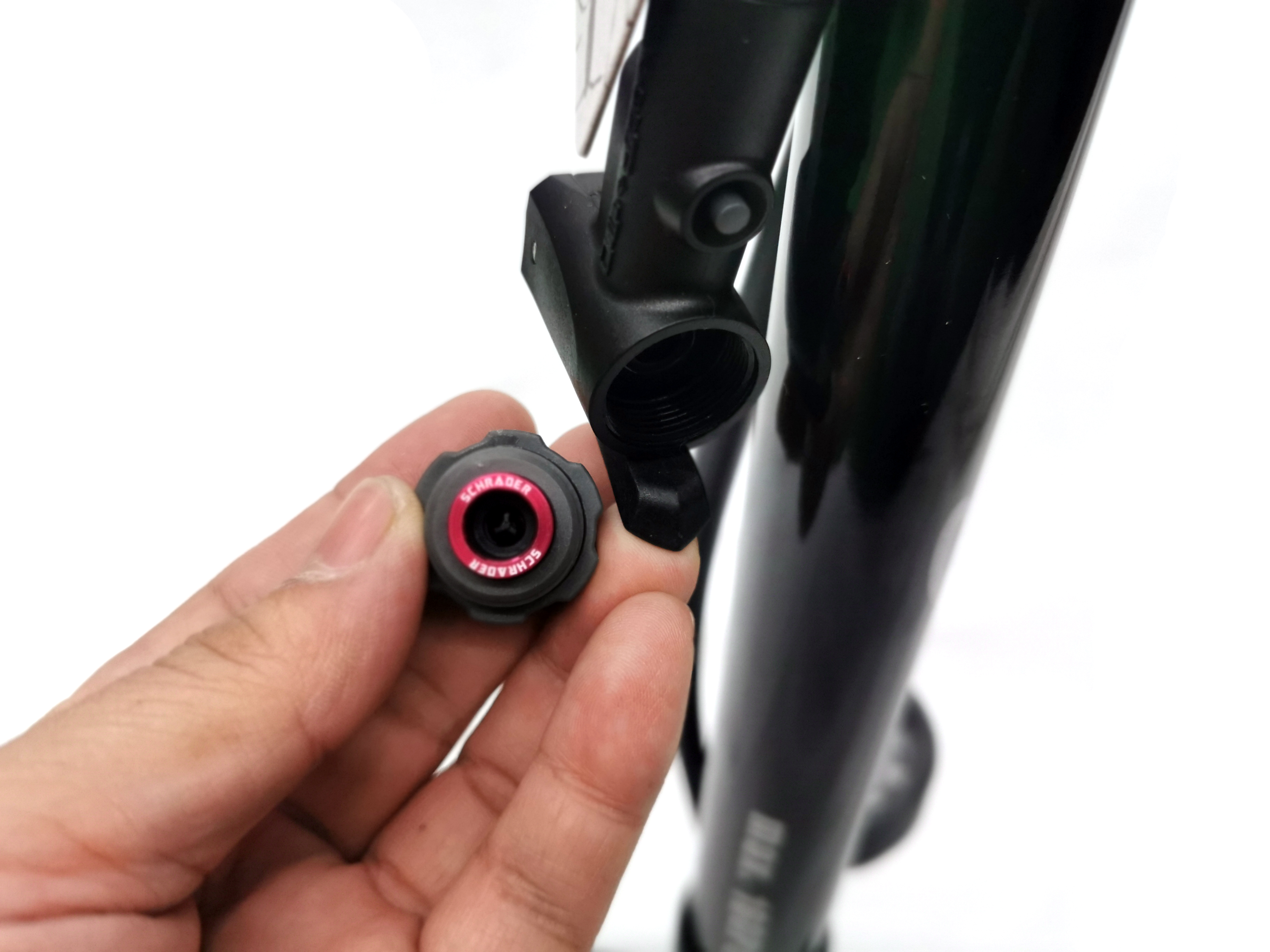 สูบจักรยานแบบตั้งพื้น GIYO GF-55EGPB มีเกจ์วัด 160 PSI