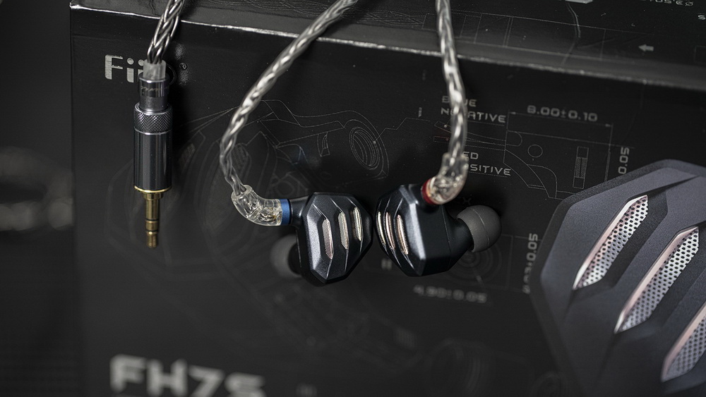FiiO FH7S หูฟังแบบ 4BA Knowles และ 1Dynamic ขนาด13.6mm รองรับ Hires ประกันศูนย์ไทย