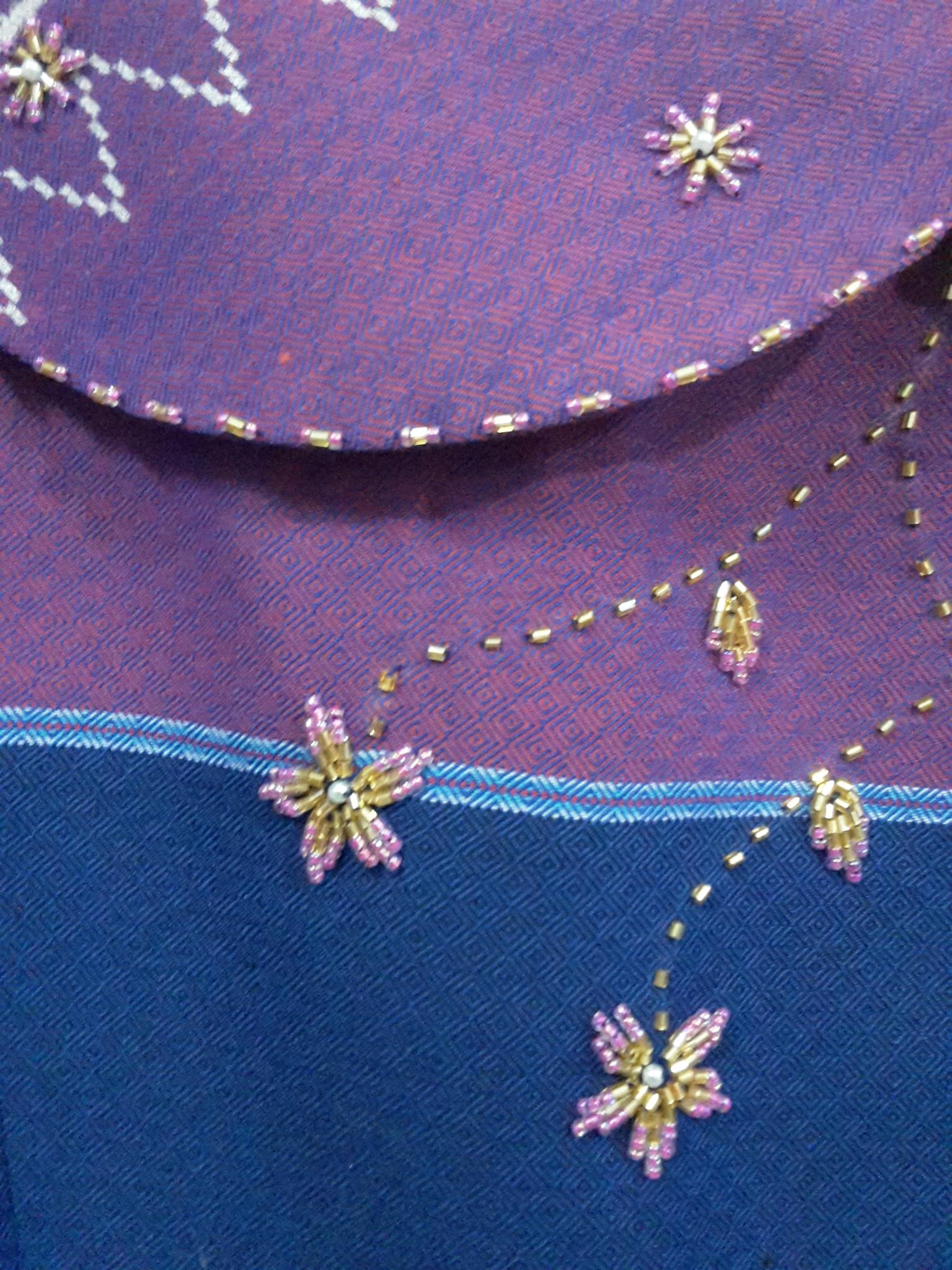 ชุดผ้าไทยคอบัวหยักซ้อนสีน้ำเงิน ชุดแซกผ้าไทยลายมัดหมี่สีน้ำเงิน ชุดผ้าไทยผ้าพื้นเมือง ชุดผ้าไทยฝ้ายแต่งผ้ามัดหมี่ชุดทำงานผ้าไทย สำเนา