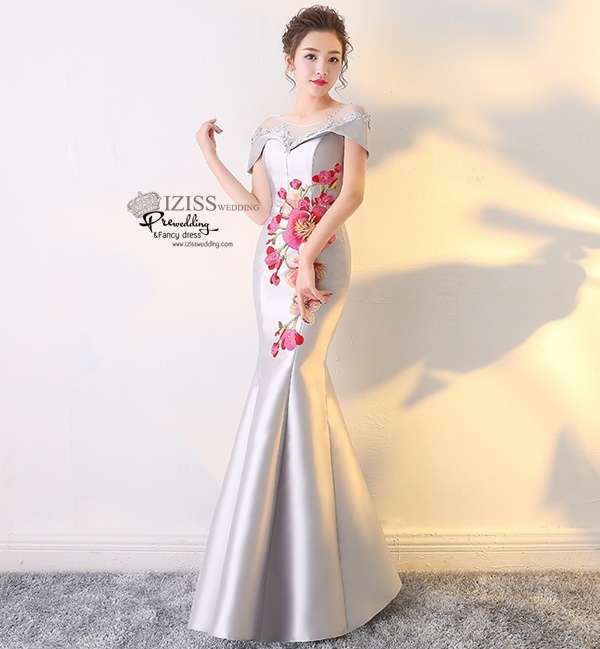 PW609- **พร้อมส่งสีแดง**ชุดกี่เพ้ายาว ชุดยกน้ำชา ชุดถ่ายพรีเวดดิ้ง (prewedding dress) & ชุดแต่งงานแฟนซี (Fancy wedding dress) "ธีมสีแดง"