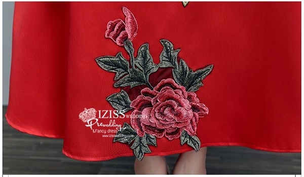 PW541 - **พรีออเดอร์ค่ะ พรีออเดอร์มี 5 สีทั้งสั้น+ยาวค่ะ สีแดง แดงไวน์ เขียว น้ำเงินและม่วงค่ะ** ชุดกี่เพ้าสั้นสีแดง ชุดยกน้ำชา ชุดคู่ถ่ายพรีเวดดิ้ง (prewedding dress) & ชุดแต่งงานแฟนซี (Fancy wedding dress)ชายหญิง "ธีมสีแดง"