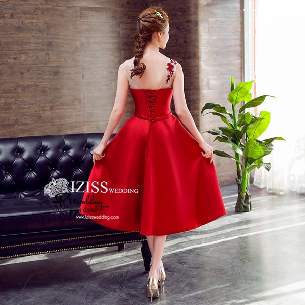 PW540-**พร้อมเช่า900** ชุดกี่เพ้าสั้นสีแดงไหล่เดี่ยว ชุดยกน้ำชา ชุดคู่ถ่ายพรีเวดดิ้ง (prewedding dress) & ชุดแต่งงานแฟนซี (Fancy wedding dress)ชายหญิง "ธีมสีแดง"