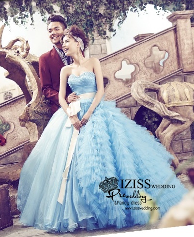 PW263- **พร้อมส่งเฉพาะชุดผู้หญิง** ชุดคู่ถ่ายพรีเวดดิ้ง (prewedding dress) & ชุดแต่งงานแฟนซี (Fancy wedding dress)ชายหญิง "ธีมสีฟ้าน้ำตาลแดง"