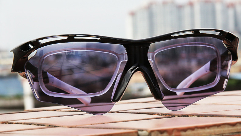 แว่นตาปั่นจักรยาน GIYO ปรับแสงอัตโนมัติ