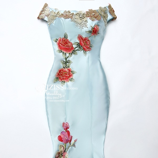 PW515 - **พร้อมส่งสีฟ้าสดใส สีแดงและสีทองค่ะ** ชุดกี่เพ้าสีฟ้า ชุดคู่ถ่ายพรีเวดดิ้ง (prewedding dress) & ชุดแต่งงานแฟนซี (Fancy wedding dress)ชายหญิง "ธีมสีฟ้า"