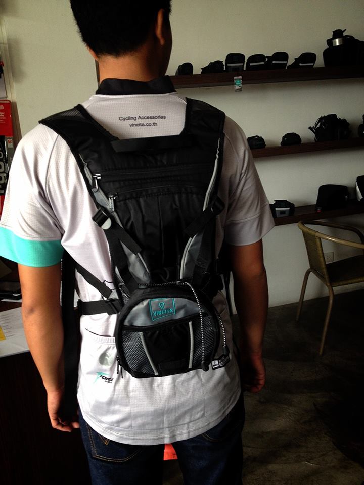 VINCITA : B115 กระเป๋าเป้น้ำ พร้อมถุงน้ำ