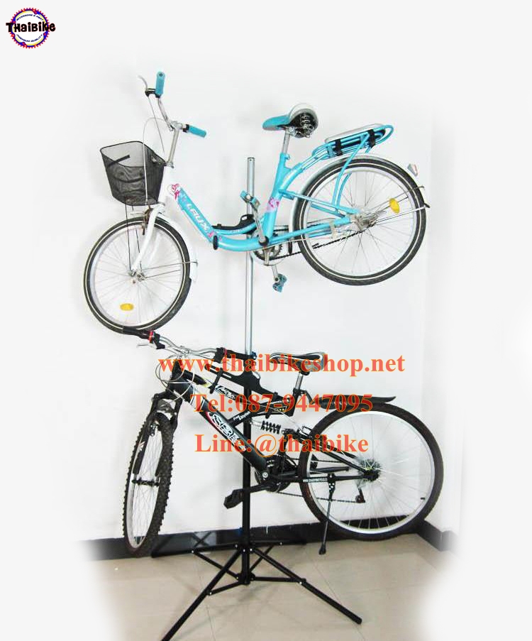 แท่นโชว์จักยาน 2 คัน