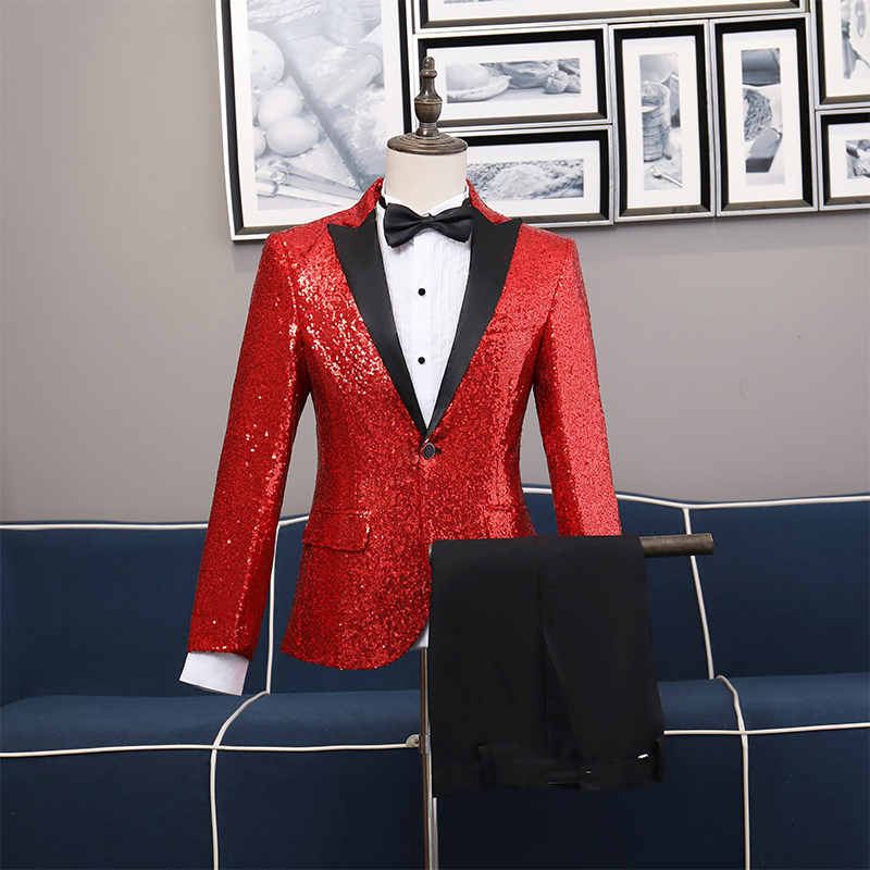 ST127- **พรีออเดอร์**สูทเลื่อมผู้ชายสีเทาเงิน สีทองและสีดง สลับปกสีดำ แขนยาว พร้อมกางเกง ชุดสูทเจ้าบ่าว สูทแฟนซี ถ่ายพรีเวดดิ้ง & ชุดแต่งงานแฟนซี (Fancy wedding dress) สูทเลื่อมผู้ชายสีเงิน สีทองและสีแดง