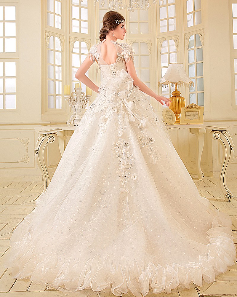 BRL047 **พรีออเดอร์**ชุดแต่งงานหรูหราประดับดอกไม้ผสมเพชรและคริสตัล สวยงามดุจเจ้าหญิง