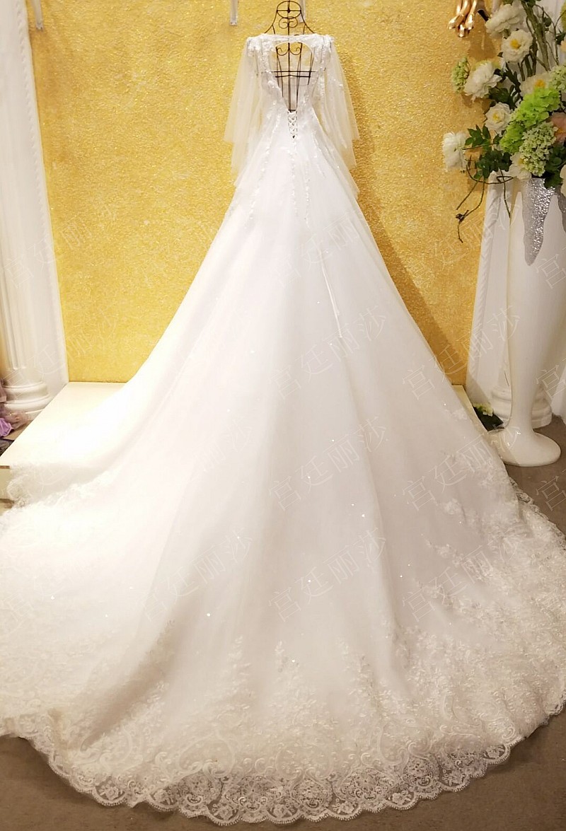 BRL036 **พรีออเดอร์**ชุดแต่งงานหรูหราประดับดอกไม้ผสมเพชรและคริสตัล สวยงามดุจเจ้าหญิง