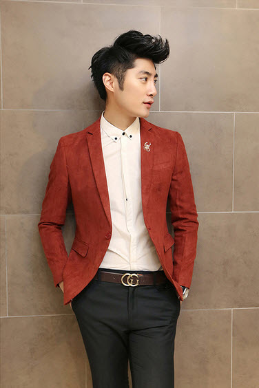 เสื้อสูทแฟชั่นผู้ชาย สีแดง แขนยาว กระดุม 1 เม็ด มีซับใน แต่งกระดุมแขน ใส่ออกงานได้ ใส่ทำงานได้ ใส่เที่ยวได้