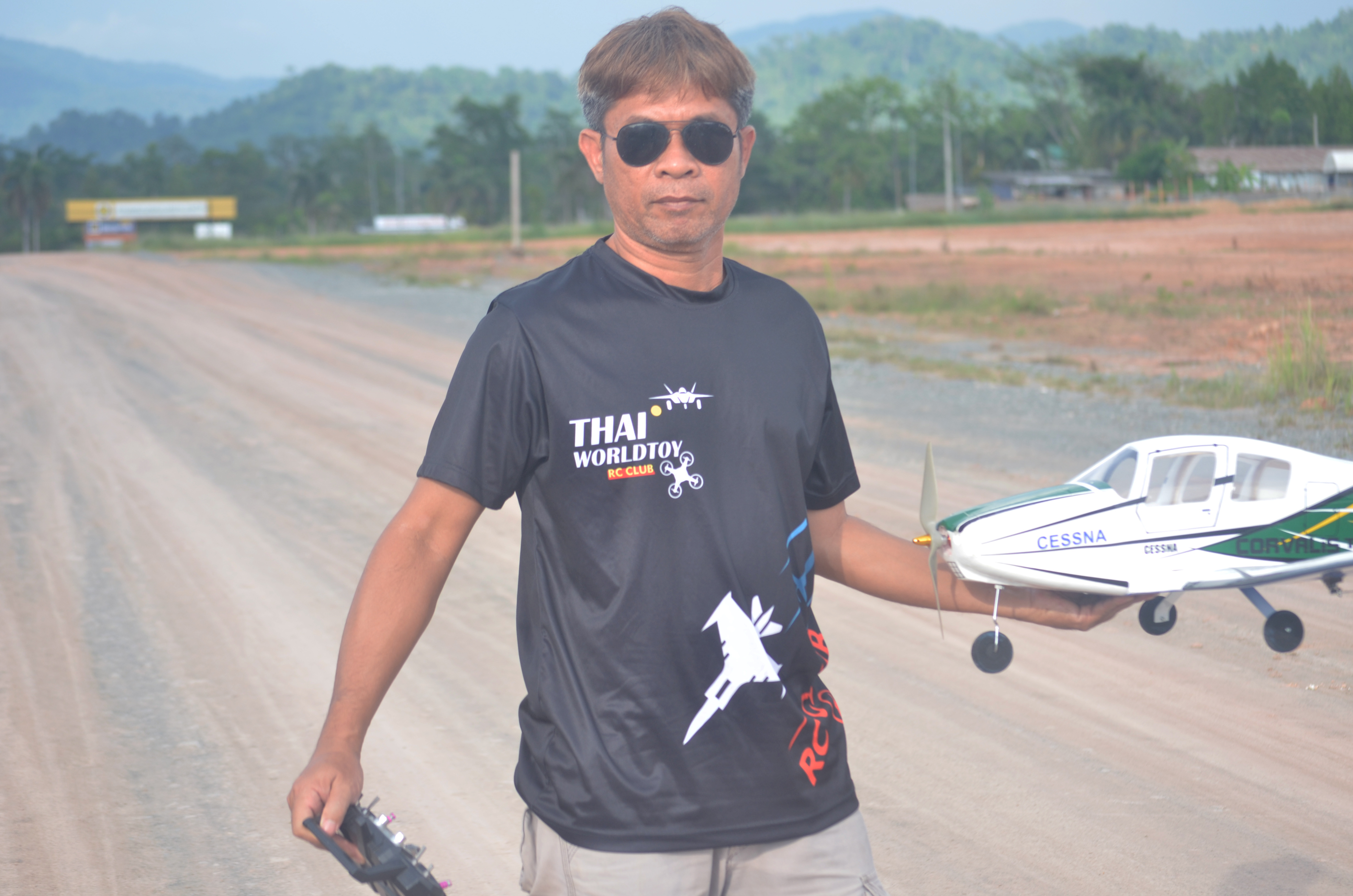 เสื้อกีฬาเครื่องบินบังคับ THAIWORLDTOY-RC V2.