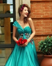 PW047 - **เลิกผลิตค่ะ** ชุดคู่ถ่ายพรีเวดดิ้ง (prewedding dress) & ชุดแต่งงานแฟนซี (Fancy wedding dress)ชายหญิง "ธีมสีเขียว-ทอง"