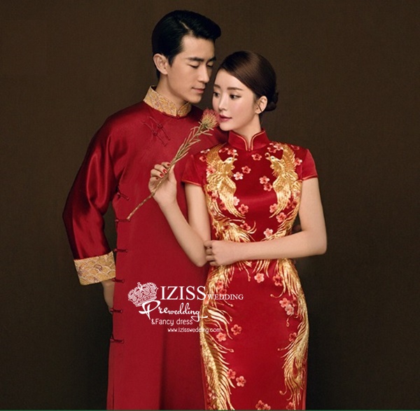 PW620 **พรีออเดอร์ค่ะ**ชุดแฟนซีกี่เพ้าประยุกต์ ชุดคู่ถ่ายพรีเวดดิ้ง (prewedding dress) & ชุดแต่งงานแฟนซี (Fancy wedding dress)ชายหญิง "ธีมสีแดง"