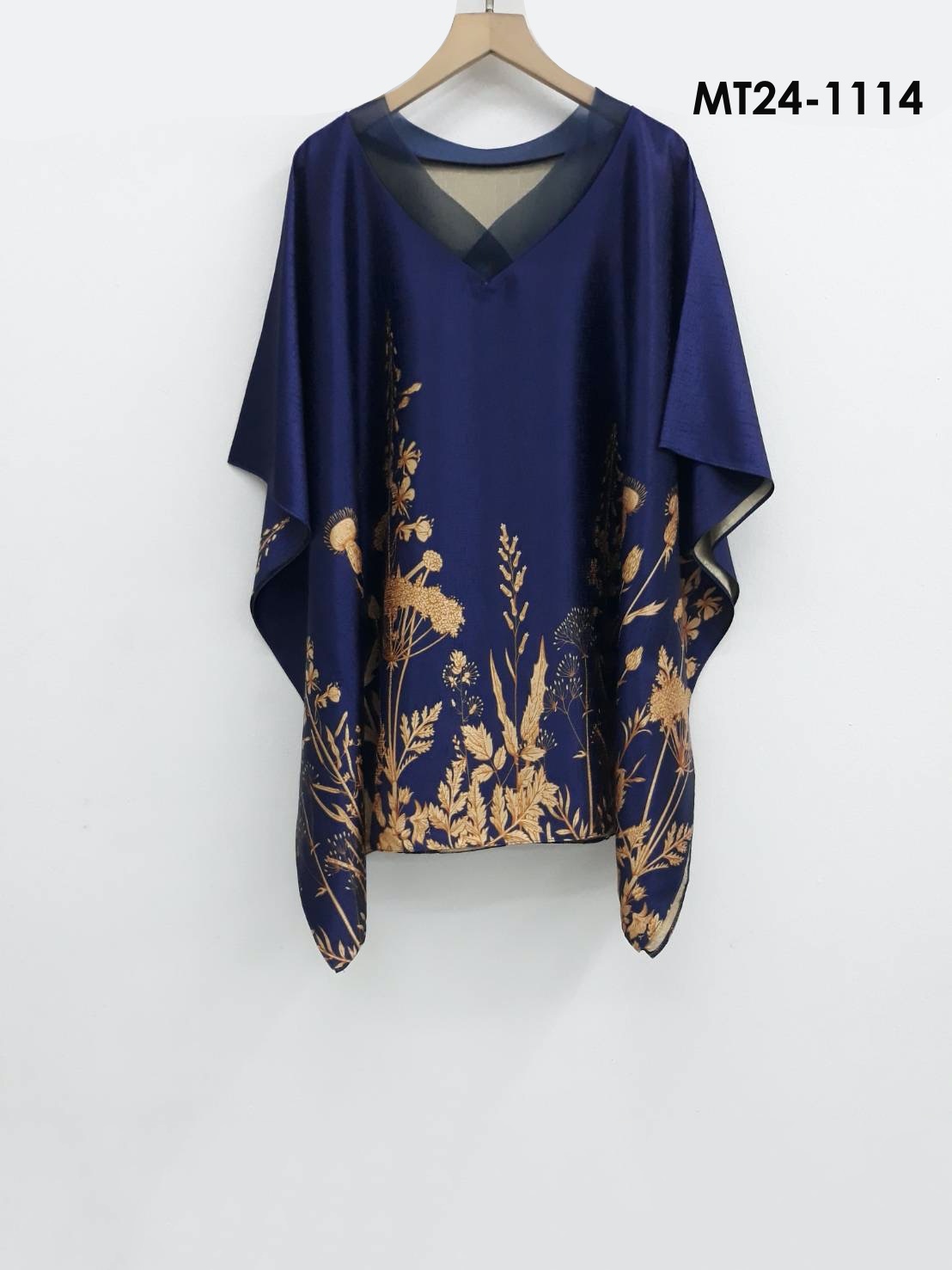 MT24-11114 ไหมจีนคอวีแก้วทรงผีเสื้อ อก 56 นิ้ว สวยสไต์คุณนาย เสื้อผู้ใหญ่ สีน้ำเงิน