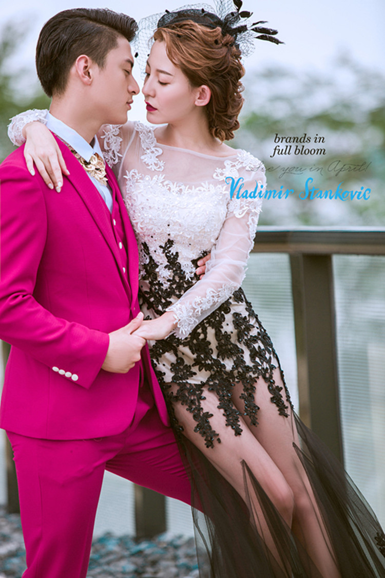 ST014- **พร้อมส่งค่ะ**สูทผู้ชายสีชมพูเข้มแขนยาว พร้อมกางเกง ชุดสูทเจ้าบ่าว สูทแฟนซี ถ่ายพรีเวดดิ้ง & ชุดแต่งงานแฟนซี (Fancy wedding dress) สูทผู้ชายสีชมพูเข้ม