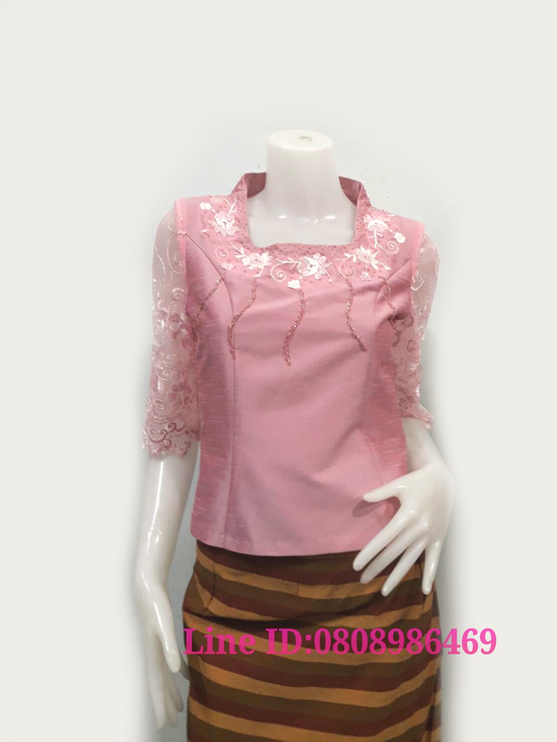 เสื้อผ้าไหมสีชมพูแต่งลูกไม้ เสื้อผ้าไหมแต่งลูกไม้ เสื้อใส่ผ้าซิ่นสีชมพู เสื้อผ้าฝ้ายสีชมพูปักมุก