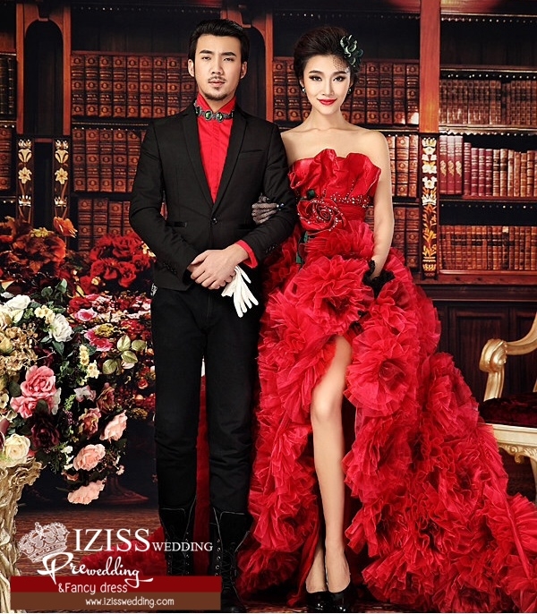 PW341-**พรีออเดอร์**ชุดคู่ถ่ายพรีเวดดิ้ง (prewedding dress) & ชุดแต่งงานแฟนซี (Fancy wedding dress)ชายหญิง "ธีมสีแดง-ดำ"