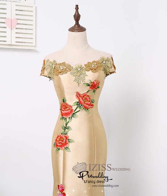 PW495 - **พร้อมส่งสีทอง สีแดงและสีฟ้าค่ะ** ชุดกี่เพ้าสีทอง ชุดคู่ถ่ายพรีเวดดิ้ง (prewedding dress) & ชุดแต่งงานแฟนซี (Fancy wedding dress)ชายหญิง "ธีมสีทอง"