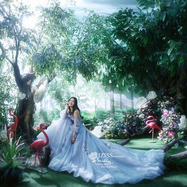 PW627 **พร้อมส่งชุดพรีเวดดิ้งผู้หญิงสีฟ้า** ชุดคู่ถ่ายพรีเวดดิ้ง (prewedding dress) & ชุดแต่งงานแฟนซี (Fancy wedding dress)ชายหญิง "ธีมสีฟ้า"