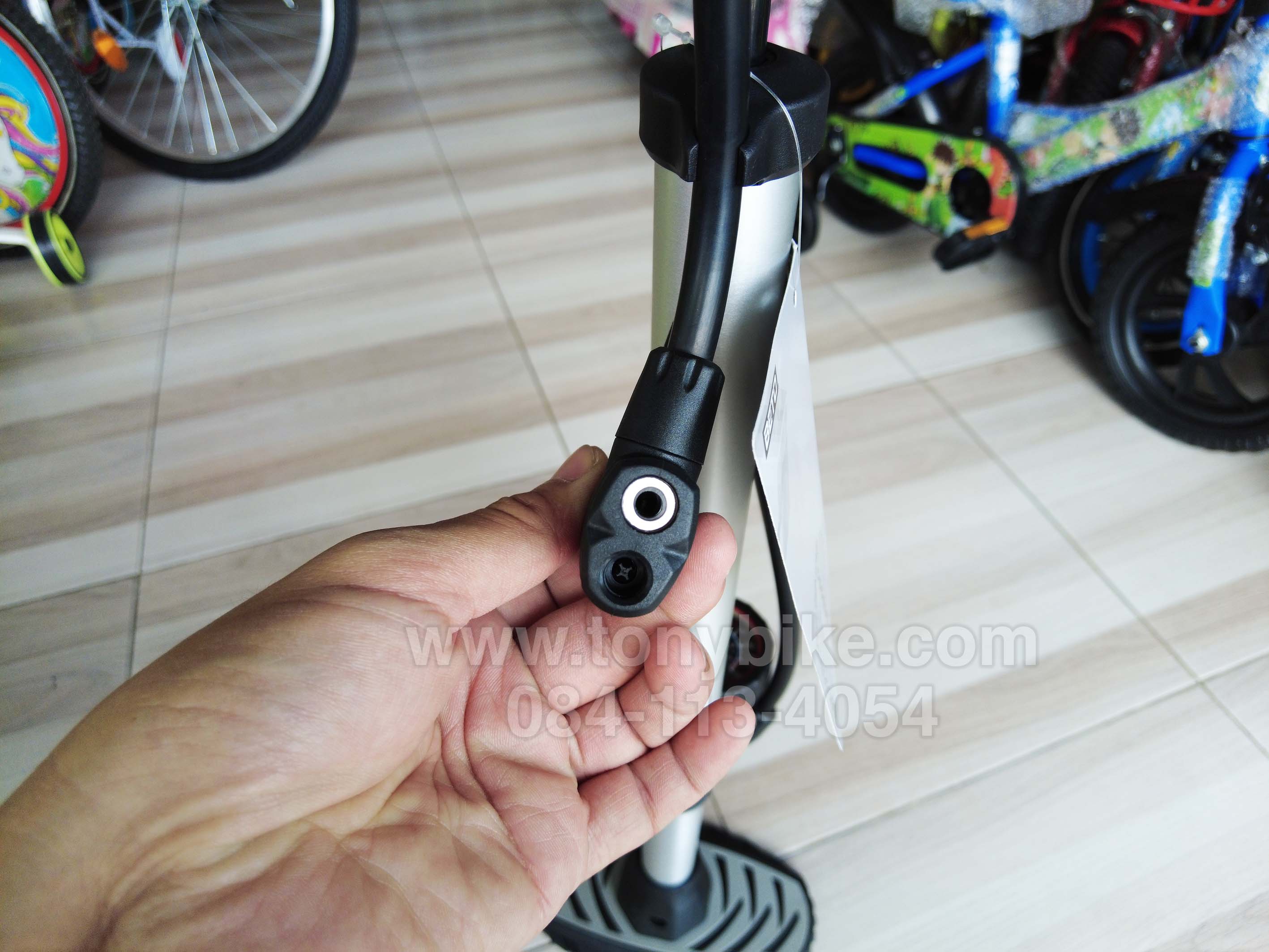 ที่สูบลมจักรยาน รุ่น CMP-117AG1 กระบอกอลูมิเนียม มีเกจวัดแรงดันลม หน้าปัด 5 ซม. (3 หัวสูบ A/V, F/V, D/V) 160 psi. 11 Bar