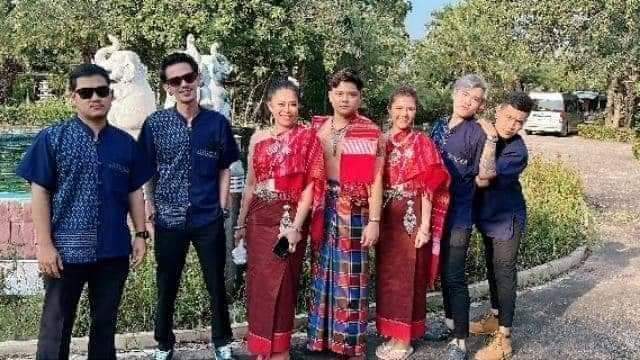 ผ้ามัดหมี่ตีนแดง #ผ้าซิ่นมัดหมี่ตีนแดง #ผ้าถุงฝ้ายมัดหมี่ตีนแดงบุรีรัมย์ #ผ้าทอพื้นเมือง ขนาดยาว 4 เมตร ทำผ้านุ่งโจง ทำผ้าถุง ทำผ้าซิ่น ตัดชุด