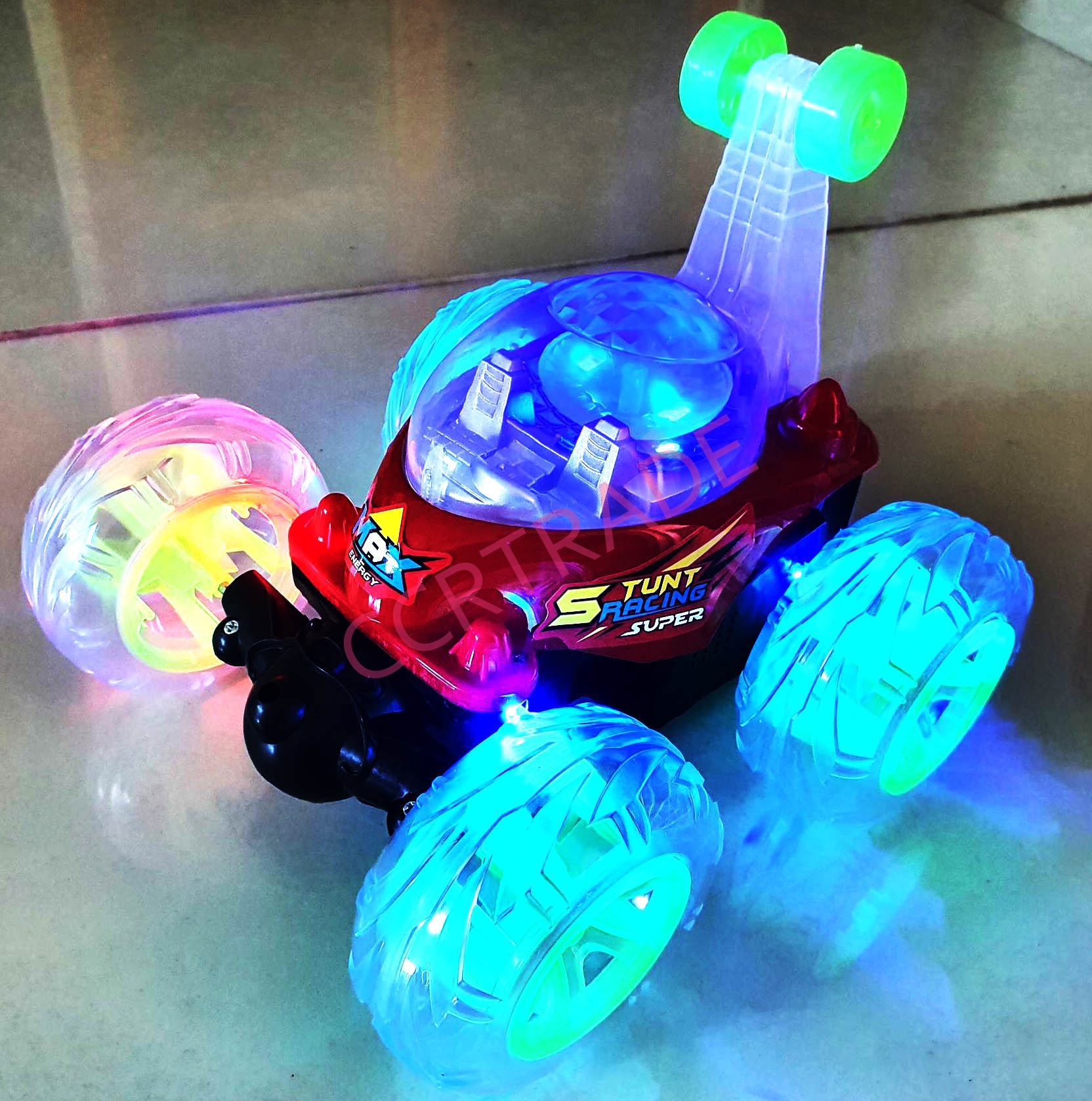 รถตีลังกาบังคับเล็ก+รีโมทชาร์ไฟบ้าน มีเสียง มีไฟกล่อง 16.5x25 ซม.(1x3)