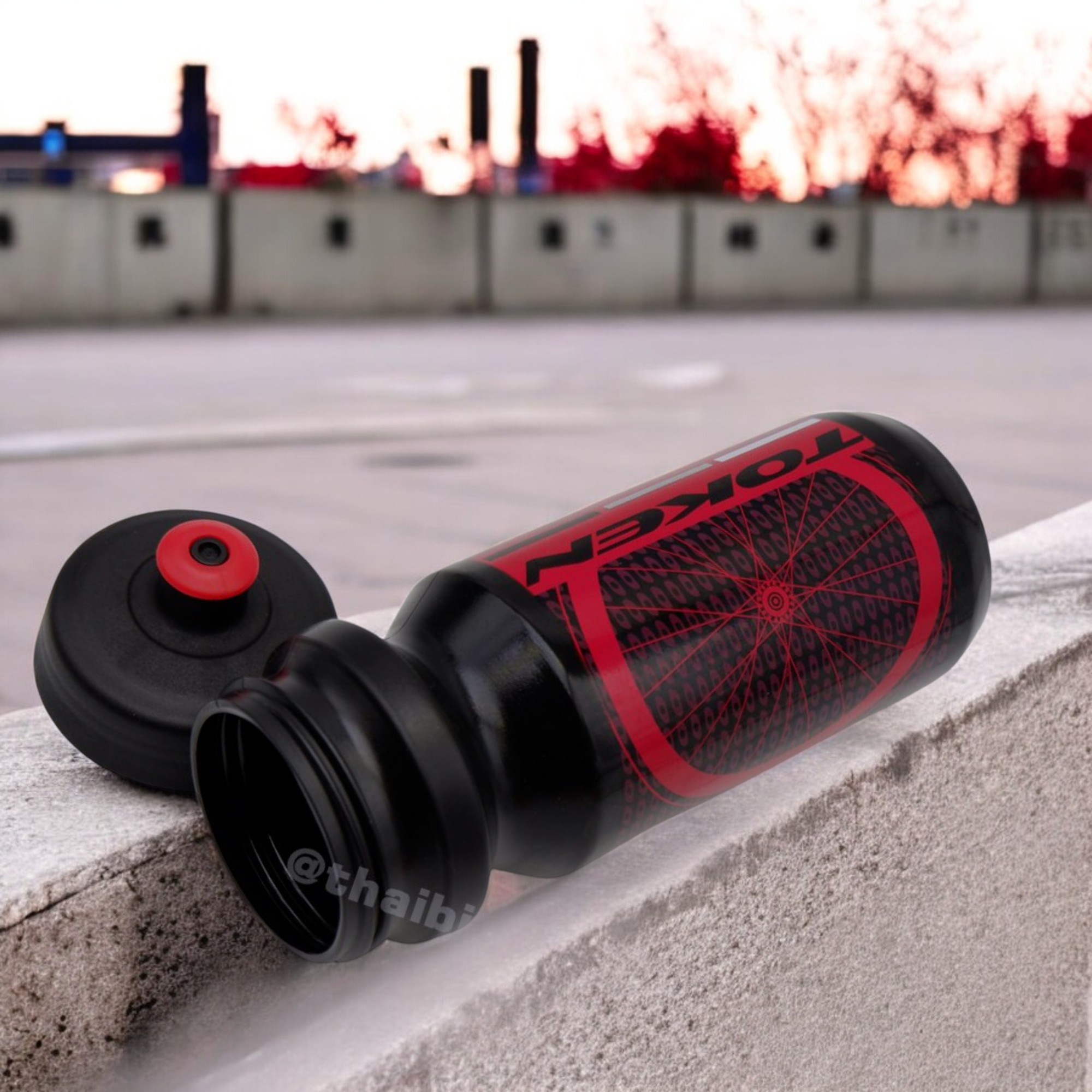 ขวดน้ำปั่นจักรยาน เดินป่า TOKEN ของแท้ ขนาด 600ml แบบนุ่ม บีบง่าย