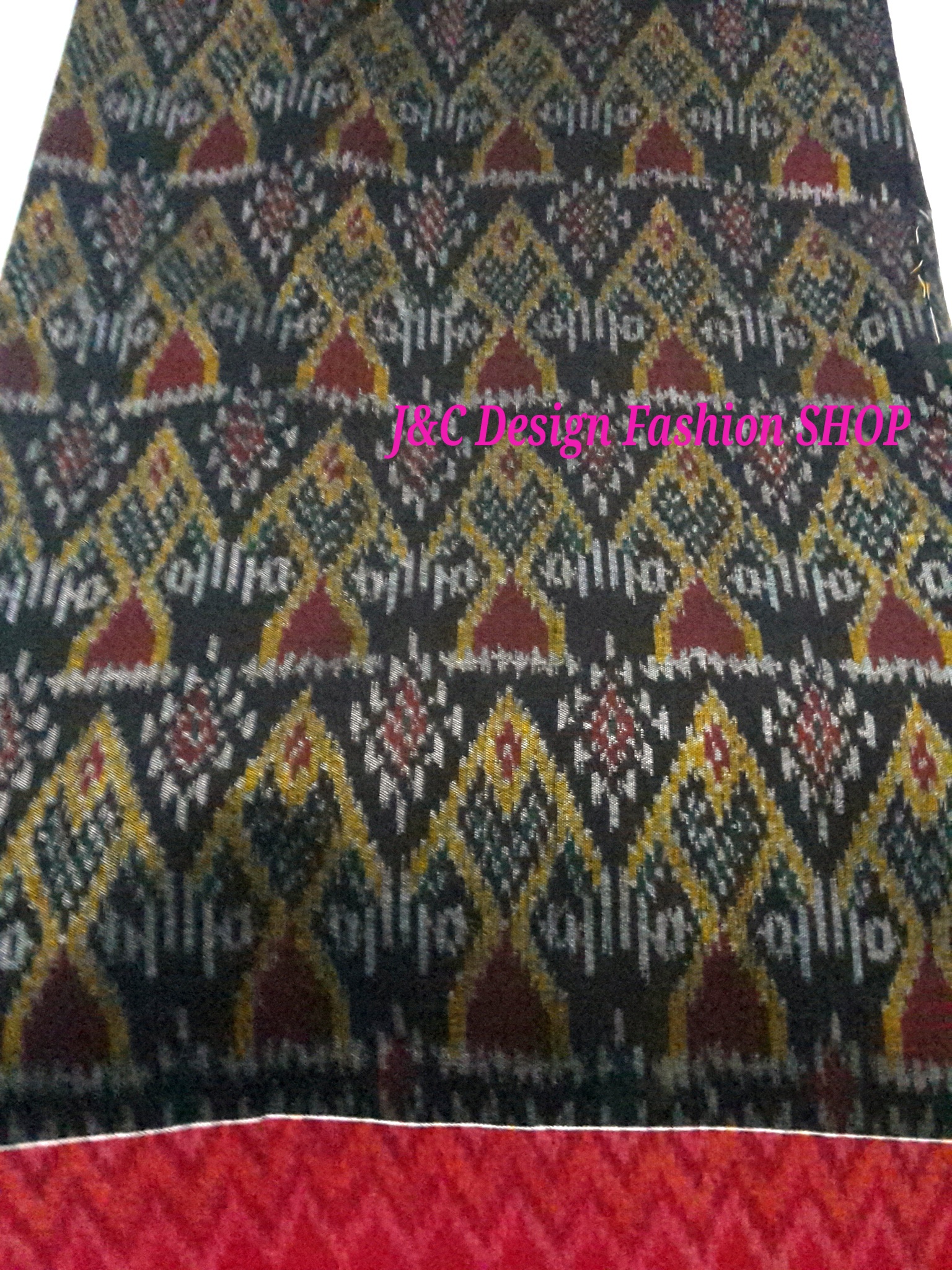 ผ้ามัดหมี่ตีนแดง ผ้าซิ่นตีนแดง ผ้าฝ้ายตีนแดง ผ้าทอพื้นเมือง บุรีรัมย์ ลายกระจับมัจฉา 2 เมตร