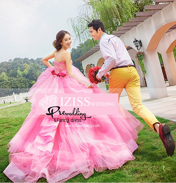 PW298 - **เลิกผลิตค่ะ** ชุดคู่ถ่ายพรีเวดดิ้ง (prewedding dress) & ชุดแต่งงานแฟนซี (Fancy wedding dress)ชายหญิง "ธีมสีชมพู-ขาวเหลือง"