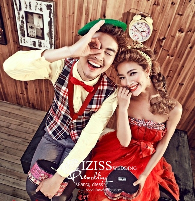 PW216 - Pre order ชุดคู่ถ่ายพรีเวดดิ้ง (prewedding dress) & ชุดแต่งงานแฟนซี (Fancy wedding dress)ชายหญิง "ธีมสีแดง-เหลือง"
