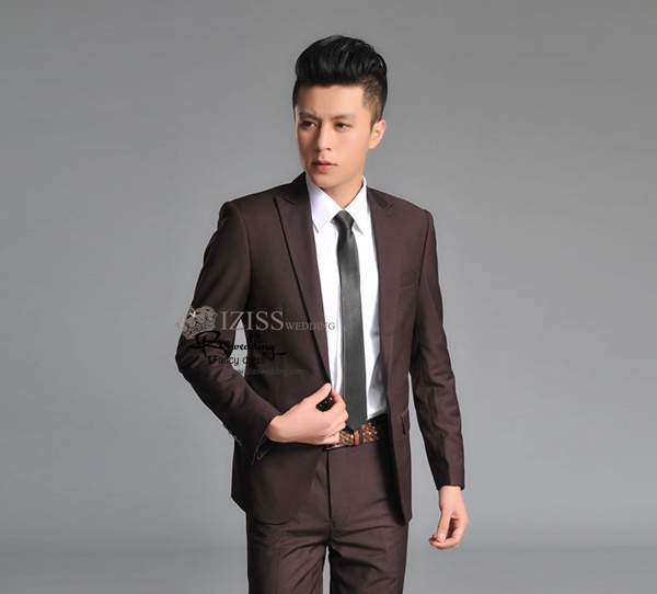 ST045- **พรีออเดอร์**สูทผู้ชายสีน้ำตาลเข้มแขนยาว พร้อมกางเกงสีขาว ชุดสูทเจ้าบ่าว สูทแฟนซี ถ่ายพรีเวดดิ้ง & ชุดแต่งงานแฟนซี (Fancy wedding dress) สูทผู้ชายสีน้ำตาลเข้ม