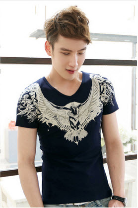 เสื้อยืดพร้อมส่ง เสื้อแฟชั่น เสื้อยืดแขนสั้น สีดำ สกรีนลายรูปนกเหยี่ยว คอวี ใส่เที่ยว แบบชิลๆ
