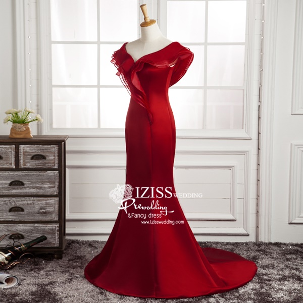 PW486- **พรีออเดอร์ค่ะ**ชุดแต่งงานแฟนซี ชุดเดรสสีแดง ชุดถ่ายพรีเวดดิ้ง (prewedding dress) & ชุดแต่งงานแฟนซี (Fancy wedding dress) "ธีมสีแดง"