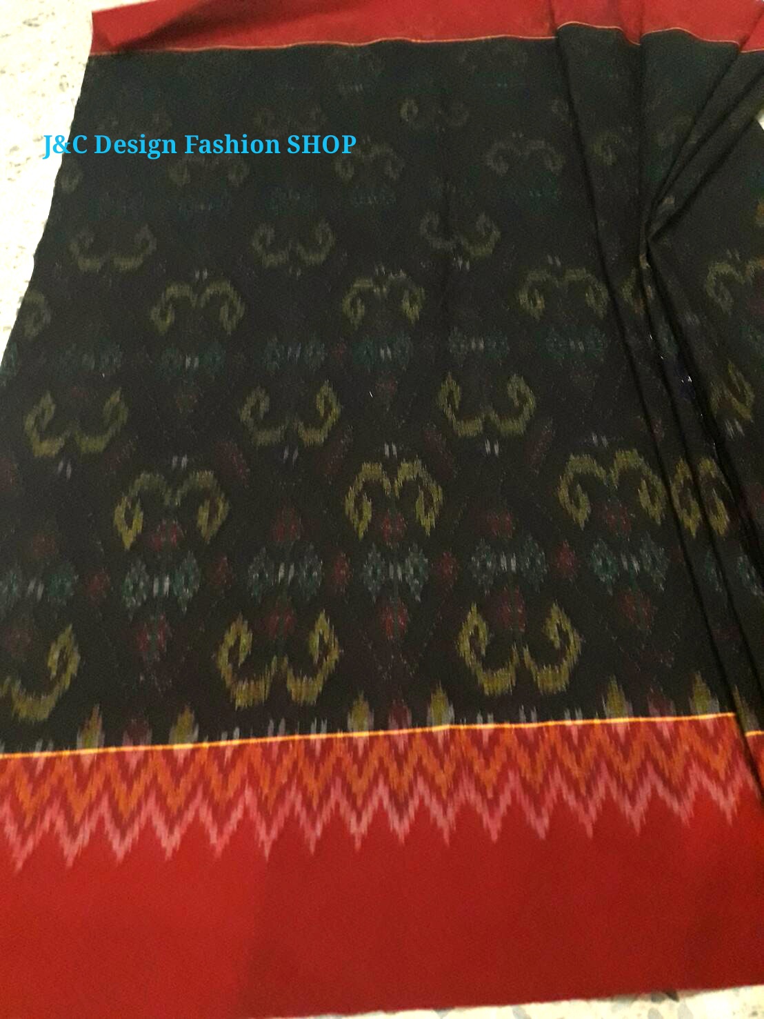 ผ้าซิ่นมัดหมี่ตีนแดง ผ้าซิ่นตีนแดง ผ้าถุงฝ้ายมัดหมี่ตีนแดง ผ้าทอพื้นเมืองบุรีรัมย์ ลายกระจับอัปสรา 2 เมตร