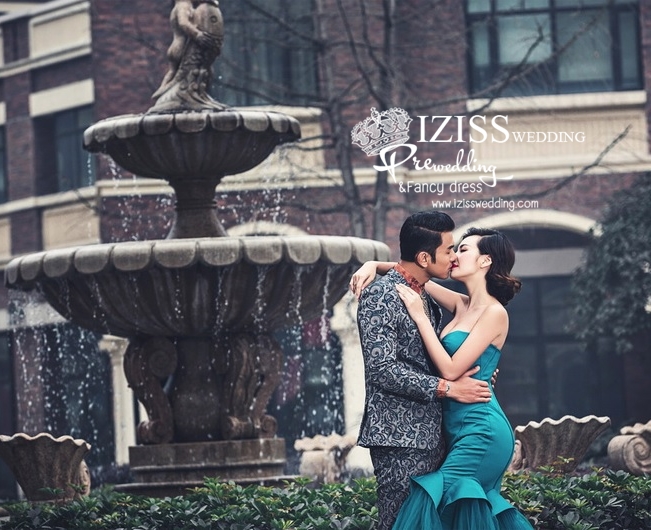 PW297- **พร้อมส่งเฉพาะชุดผู้หญิงสีฟ้าอมเขียวไม่ใช่เขียวหัวเป็ดนะคะ** ชุดคู่ถ่ายพรีเวดดิ้ง (prewedding dress) & ชุดแต่งงานแฟนซี (Fancy wedding dress)ชายหญิง "ธีมสีฟ้าอมเขียว"