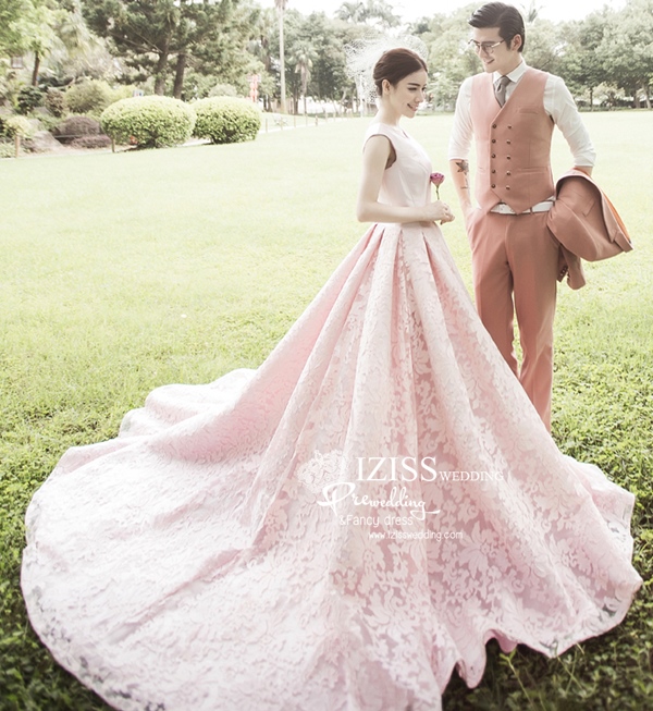 PW472- **พร้อมส่งเฉพาะชุดผู้หญิงสีส้ม**ชุดแต่งงานแฟนซี ชุดเดรสสีส้มชุดยกน้ำชา ชุดถ่ายพรีเวดดิ้ง (prewedding dress) & ชุดแต่งงานแฟนซี (Fancy wedding dress) "ธีมสีส้ม"