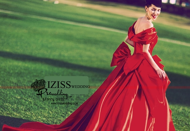 PW350-**พรีออเดอร์ค่ะ**ชุดคู่ถ่ายพรีเวดดิ้ง (prewedding dress) & ชุดแต่งงานแฟนซี (Fancy wedding dress)ชายหญิง "ธีมสีแดง"