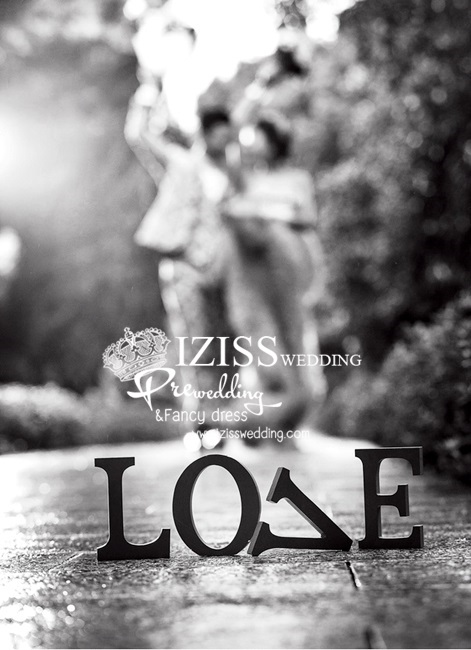 PW223 - Pre order ชุดคู่ถ่ายพรีเวดดิ้ง (prewedding dress) & ชุดแต่งงานแฟนซี (Fancy wedding dress)ชายหญิง "ธีมสีเขียว-ลายกราฟฟิค"