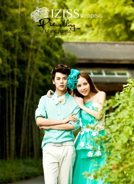 PW133 - Pre order ชุดคู่ถ่ายพรีเวดดิ้ง (prewedding dress) & ชุดแต่งงานแฟนซี (Fancy wedding dress)ชายหญิง "ธีมสีเขียว-ขาว"
