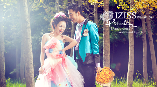 PW135 - Pre order ชุดคู่ถ่ายพรีเวดดิ้ง (prewedding dress) & ชุดแต่งงานแฟนซี (Fancy wedding dress)ชายหญิง "ธีมสีเขียว-ชมพู"