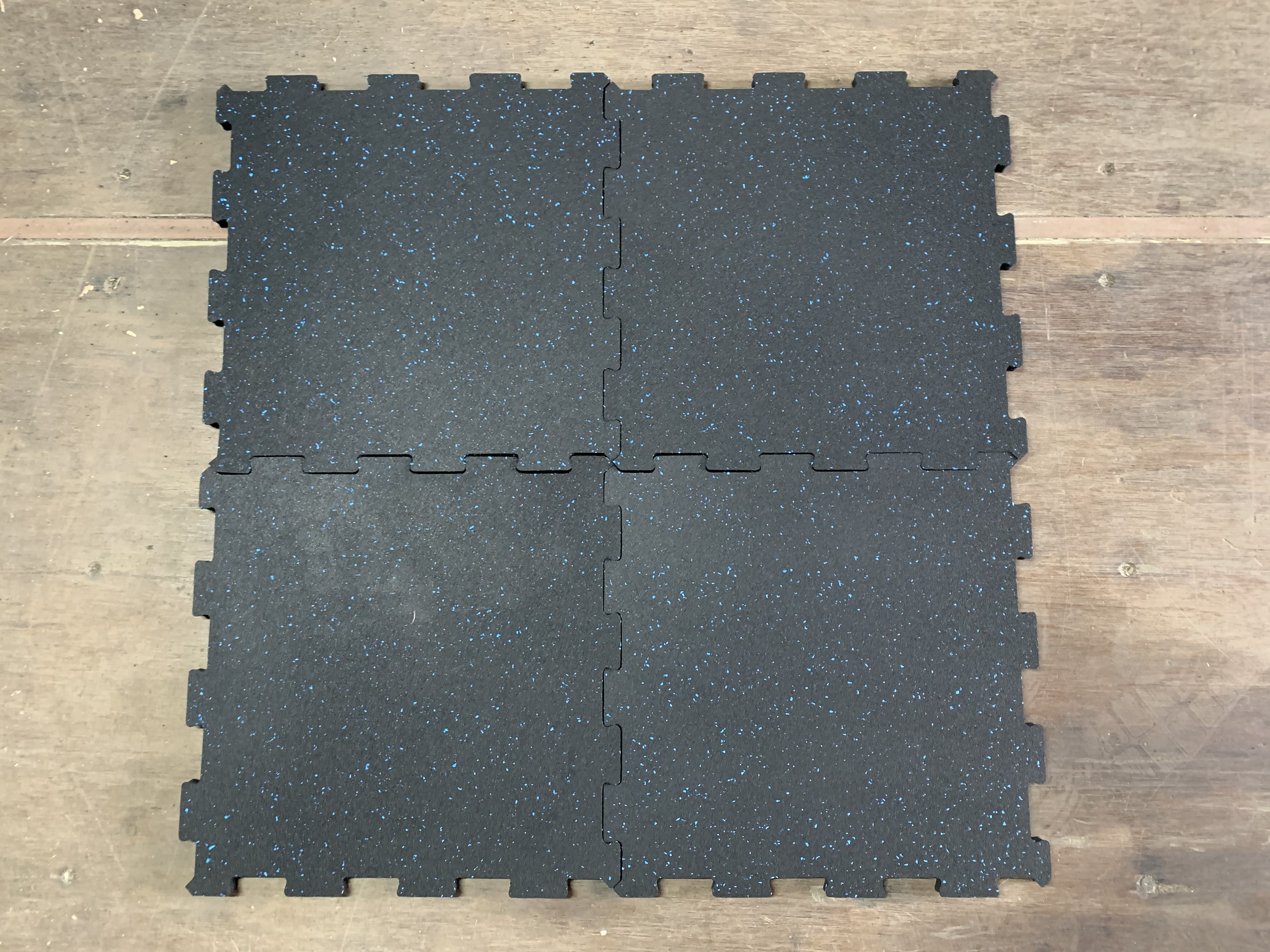 แผ่นพื้นรองเครื่องออกกำลังกาย