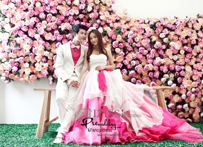 PW146 - Pre order ชุดคู่ถ่ายพรีเวดดิ้ง (prewedding dress) & ชุดแต่งงานแฟนซี (Fancy wedding dress)ชายหญิง "ธีมสีชมพู-ขาว"